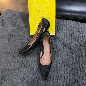 Joan & David Circa ‘Calla Lily’ Snakeskin Embossed Pumps